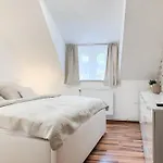 Castle View Retreat Breakfast Available Nearby Apartman