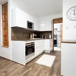 Appartement Castle View Retreat Breakfast Available Trenčín