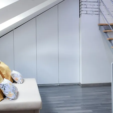 Castle View Retreat Breakfast Available * Trenčín