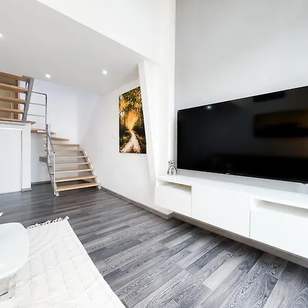 Apartman Castle View Retreat Breakfast Available Nearby *