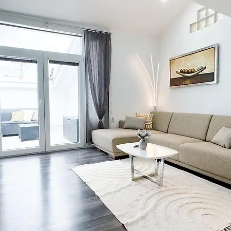 Castle View Retreat Breakfast Available Appartement Trenčín