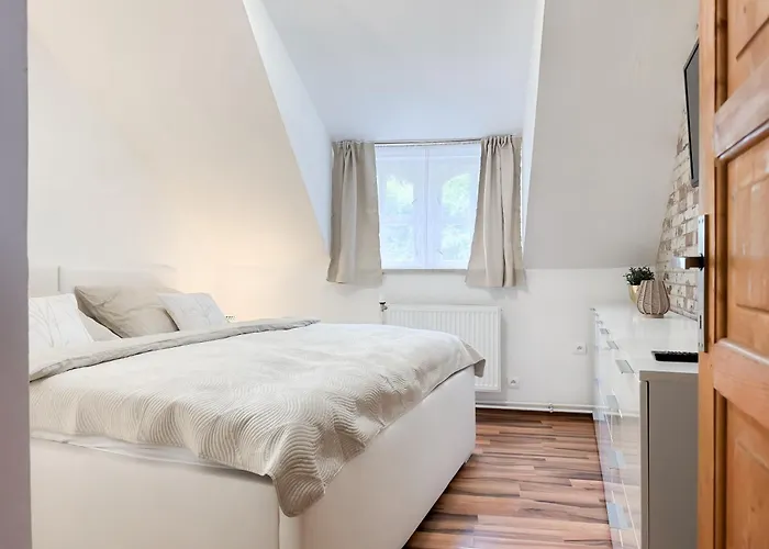 Castle View Retreat Breakfast Available Nearby Lejlighed