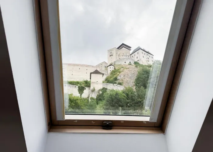 Castle View Retreat Breakfast Available Nearby Trenčín