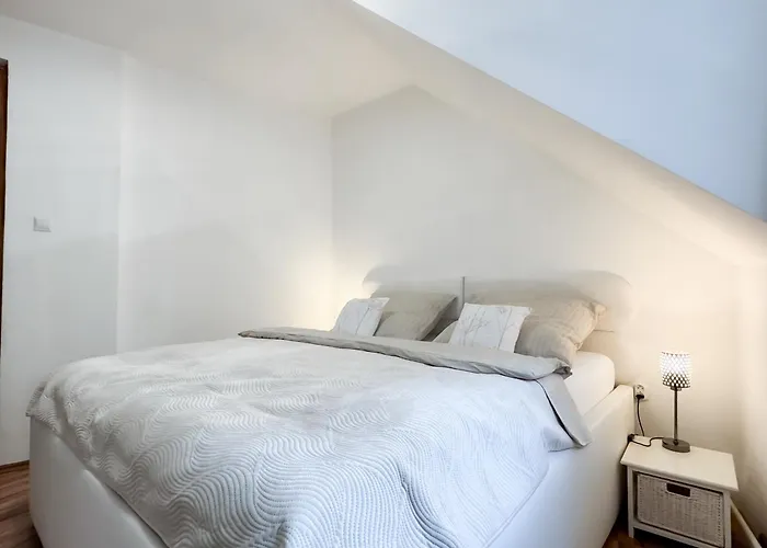 Castle View Retreat Breakfast Available Nearby * Trenčín