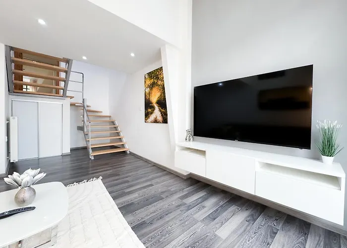 Lejlighed Castle View Retreat Breakfast Available Nearby *