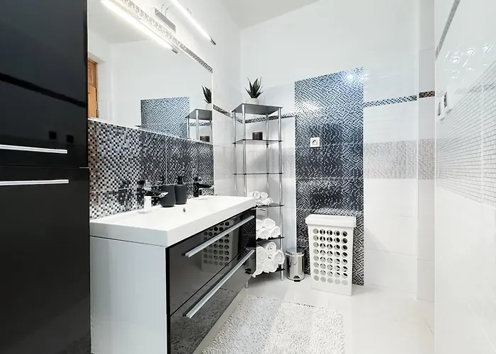 Lejlighed Castle View Retreat Breakfast Available Nearby Trenčín